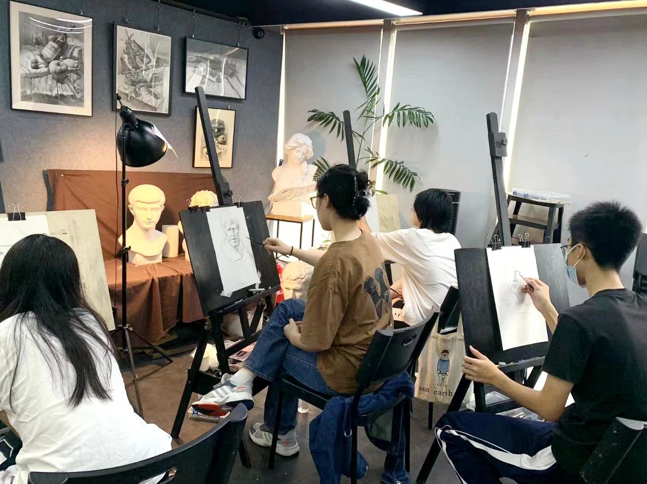 深圳宝安美术中考培训机构：塑造未来艺术家的摇篮