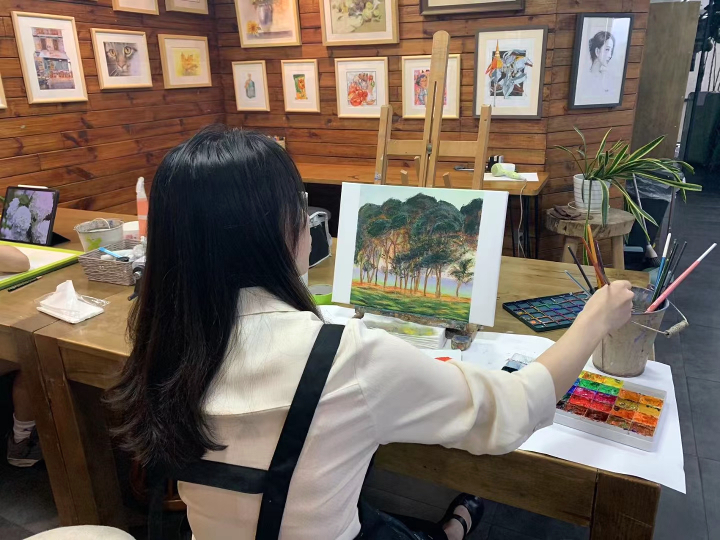 拒绝年龄焦虑,成人画画让平凡日子开出艺术之花 成人画画