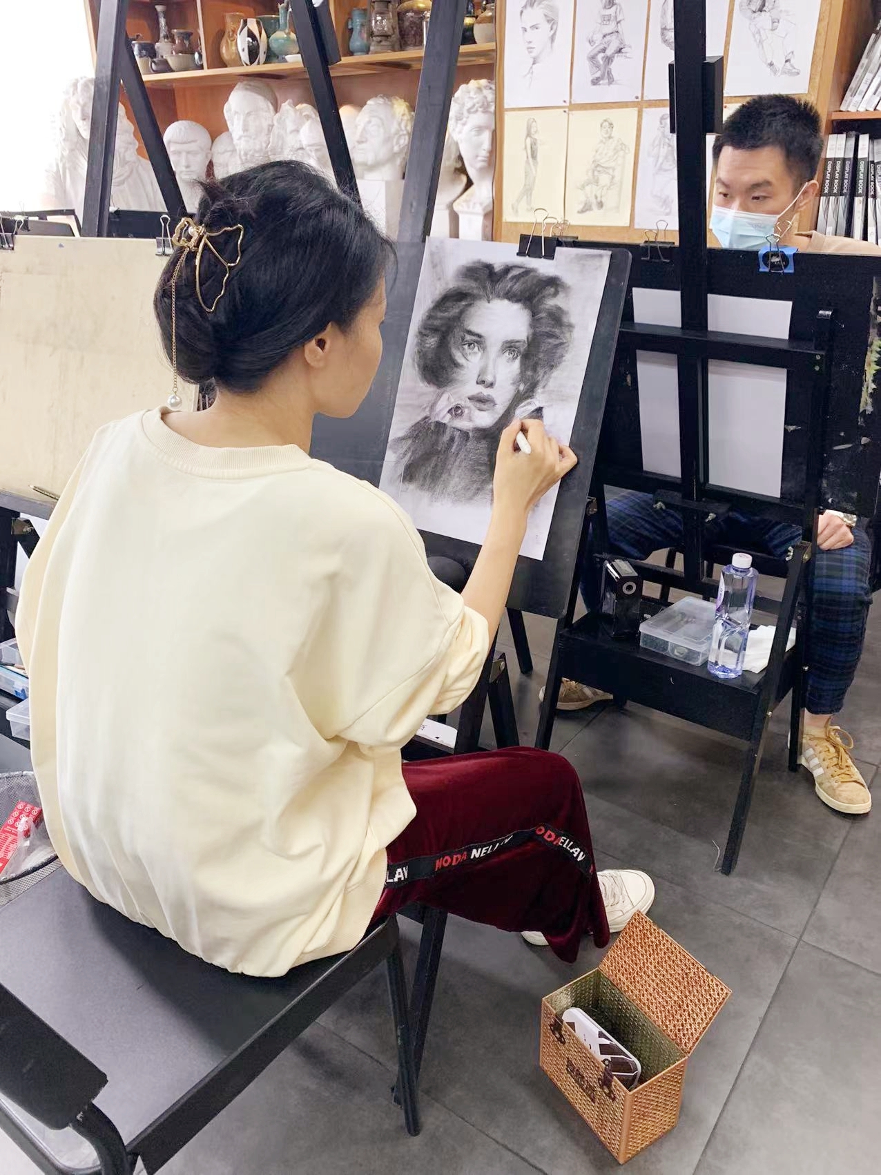 零基础友好!素描成人班,手把手教你从线条画到质感静物 成人素描