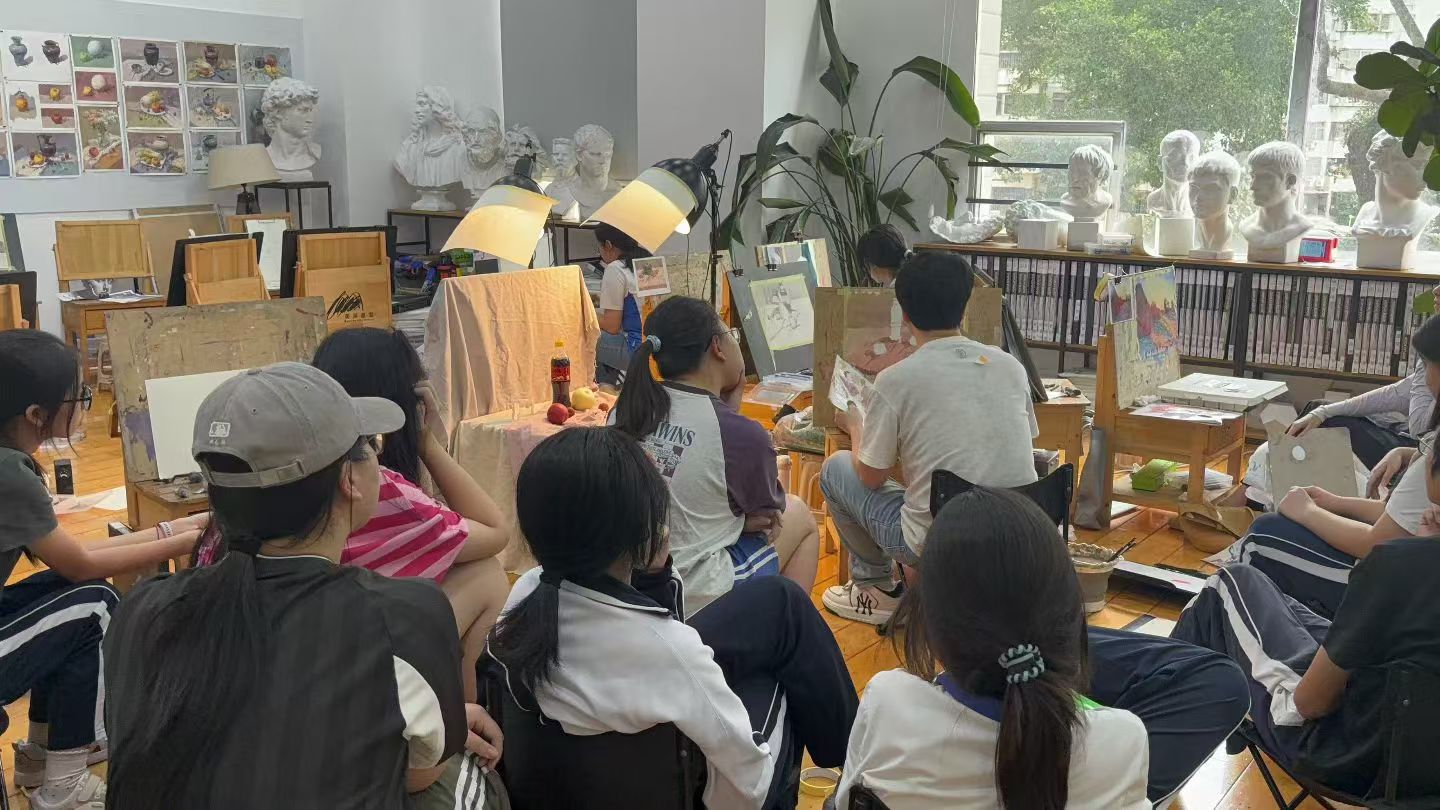 车公庙美术中考培训避坑指南：从美深画室97%过线率看门道